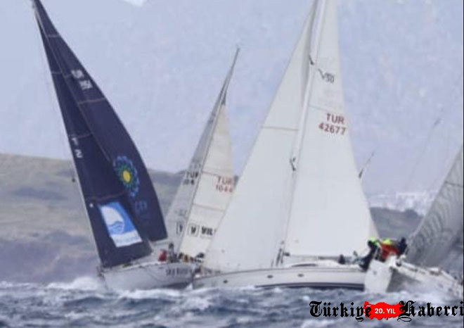 Yelken yarışmasında çarpışan iki tekneden biri battı