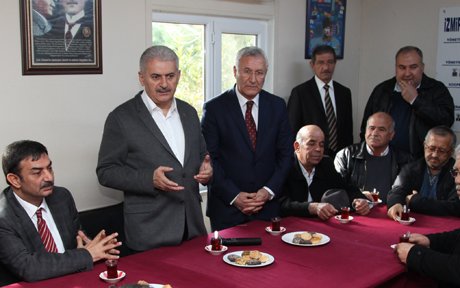 Yıldırım, Havaalanı Taksi Durağı’nı ziyaret etti. 
