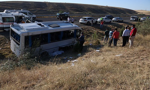 Yolcu otobüsü, ASELSAN çalışanlarını taşıyan midibüse çarptı
