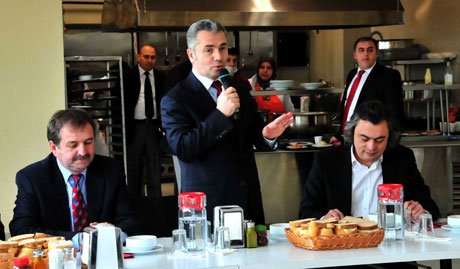 Yusuf Uzun, Et Fabrikası'nı ziyaret etti.