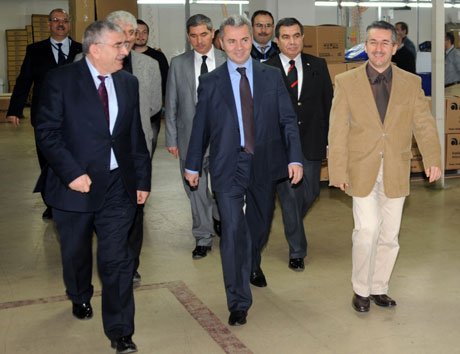  Yusuf Uzun, İhlas Ev Aletleri fabrikasını gezdi